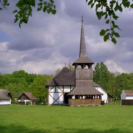 Вилла Sosto Forest Garden House Ньиредьхаза